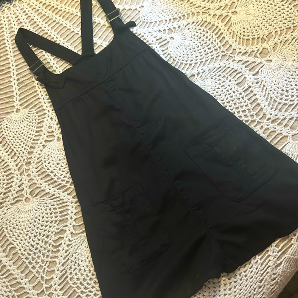 Black overall shorts. Size Xsmall